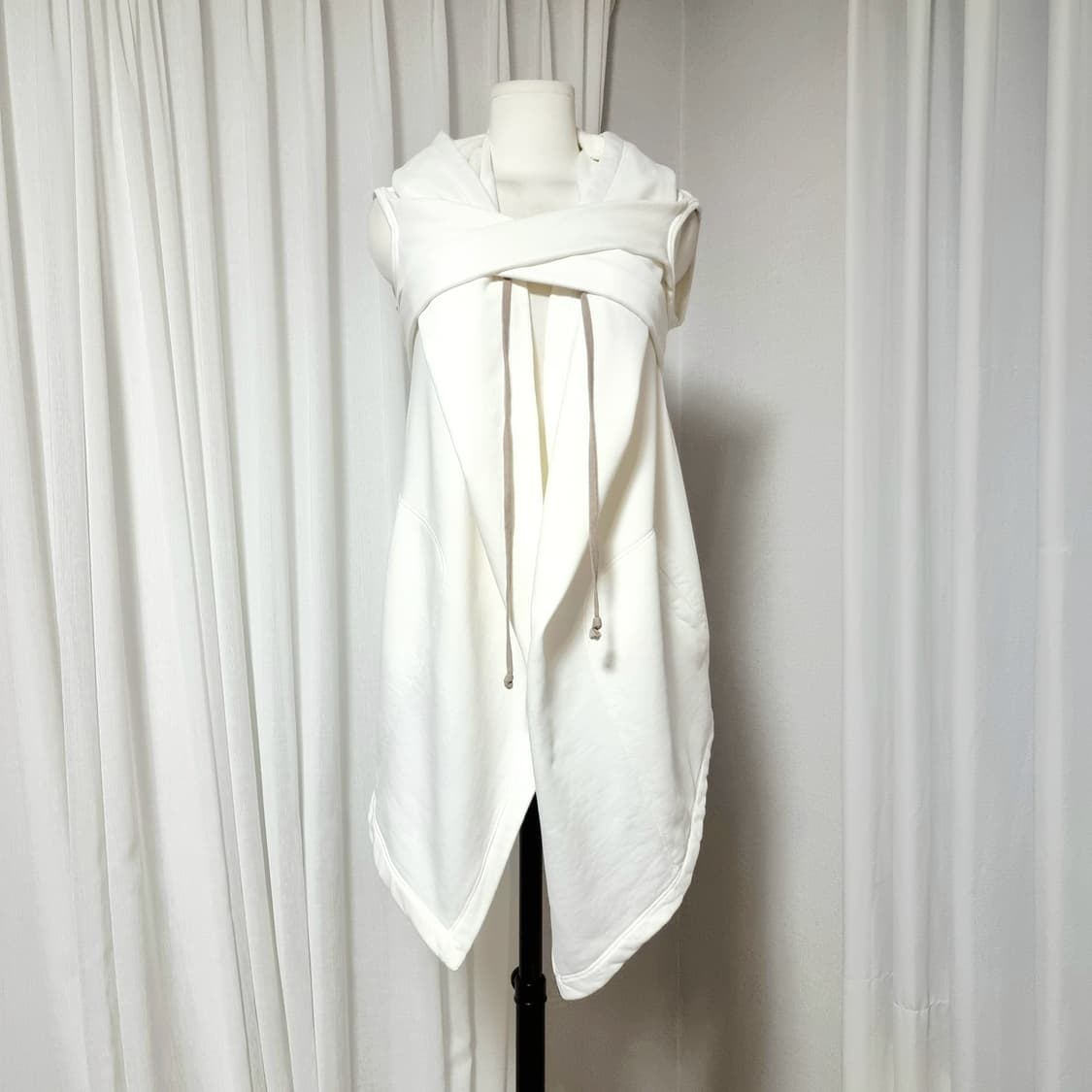 릭오웬스 다크쉐도우 드레이핑 마운틴 후드 슬리브리스 (표기M) 상태최상 상품이미지2