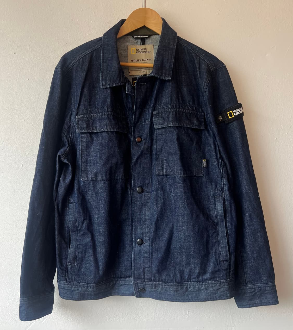 내셔널지오그래픽 남성 진청 데님 워크자켓

 상품이미지1