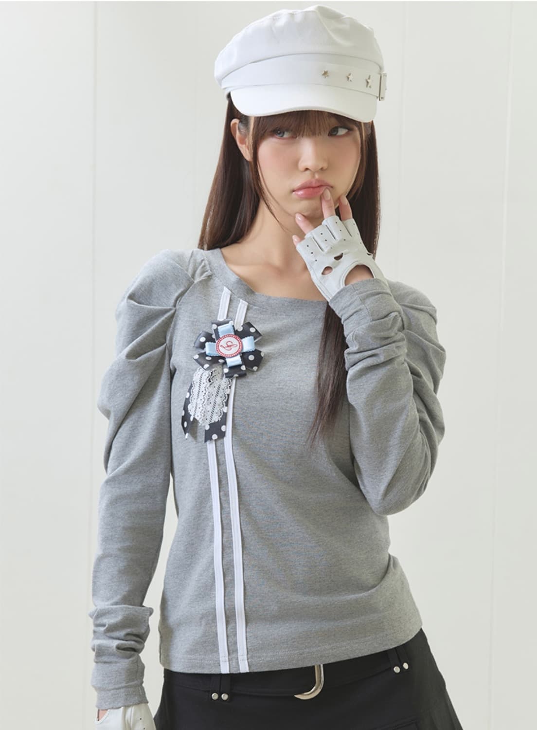 러브이즈트루 로제트 셔링 티 그레이 상품이미지1