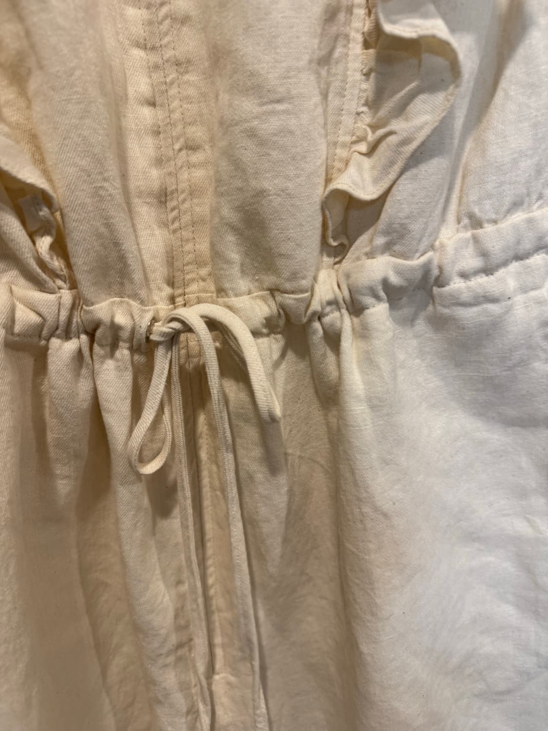 jull log 줄로그 25ss 프릴 점프수트 상품이미지7