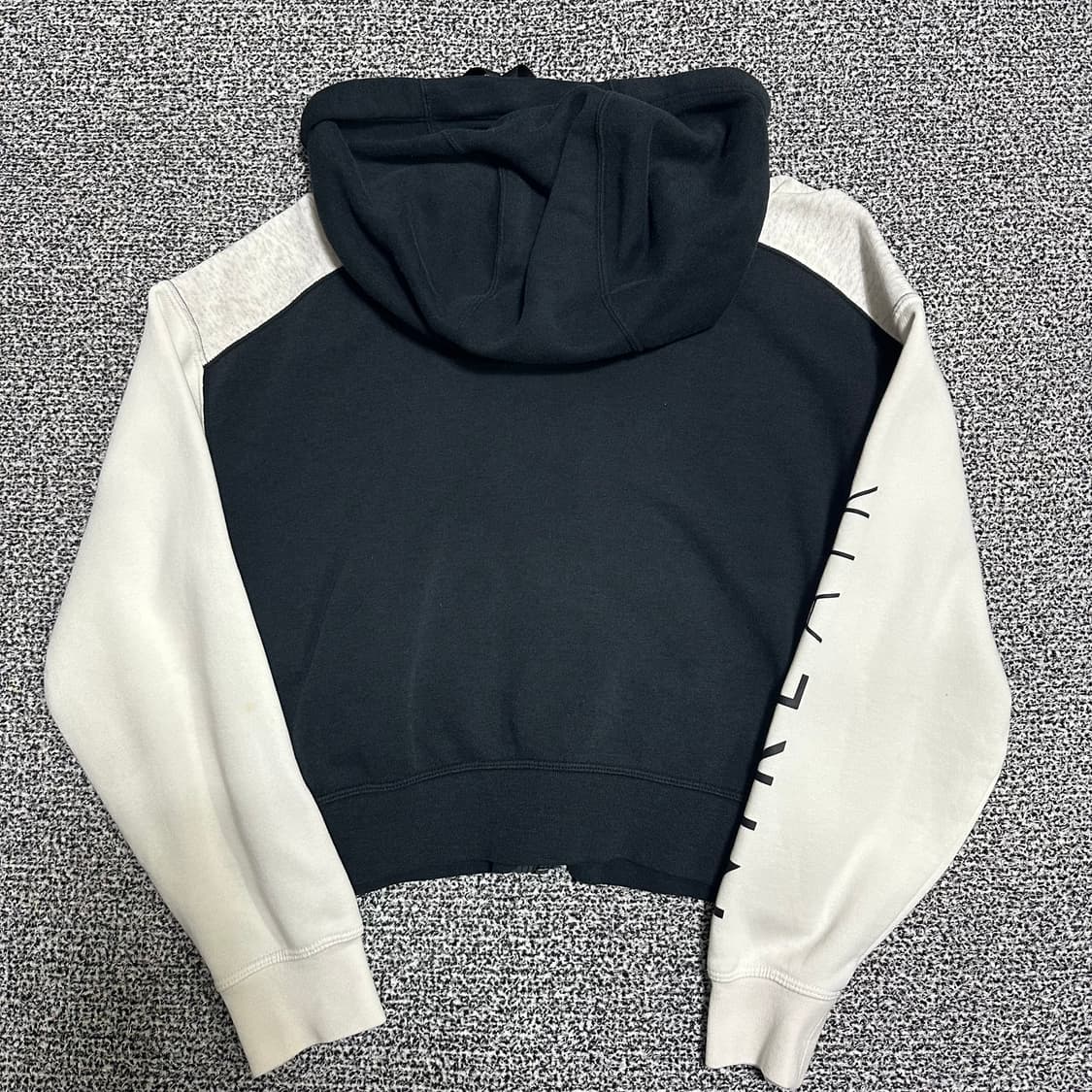 (85) 나이키 에어 블랙/아이보리 크롭 후드집업 상품이미지4