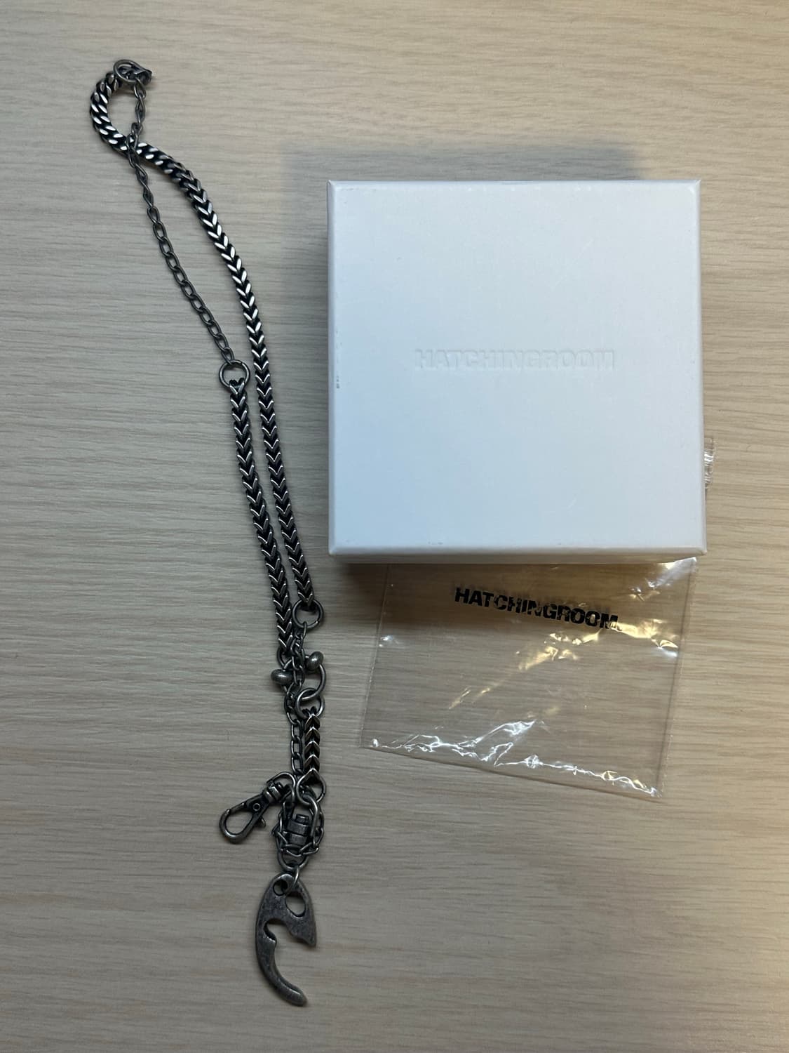 해칭룸 브로큰 에그 목걸이 broken egg necklace 상품이미지1