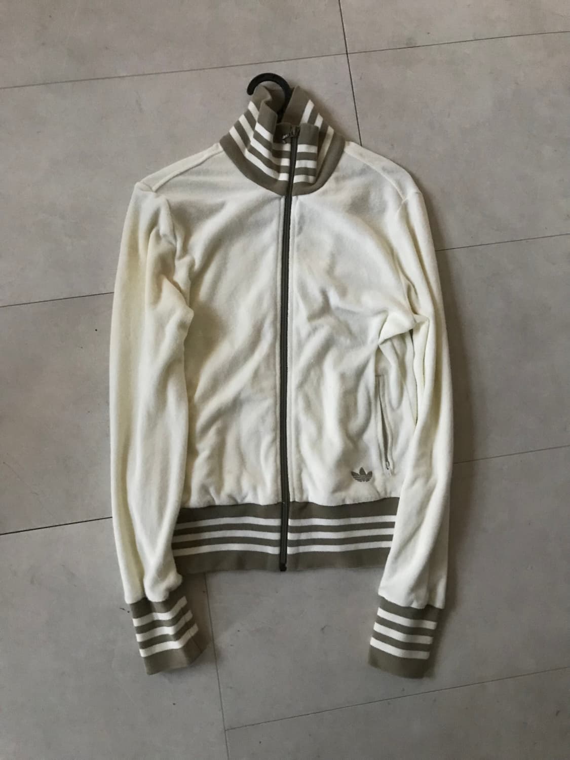 아디다스 크림 카키 테리집업 상품이미지8