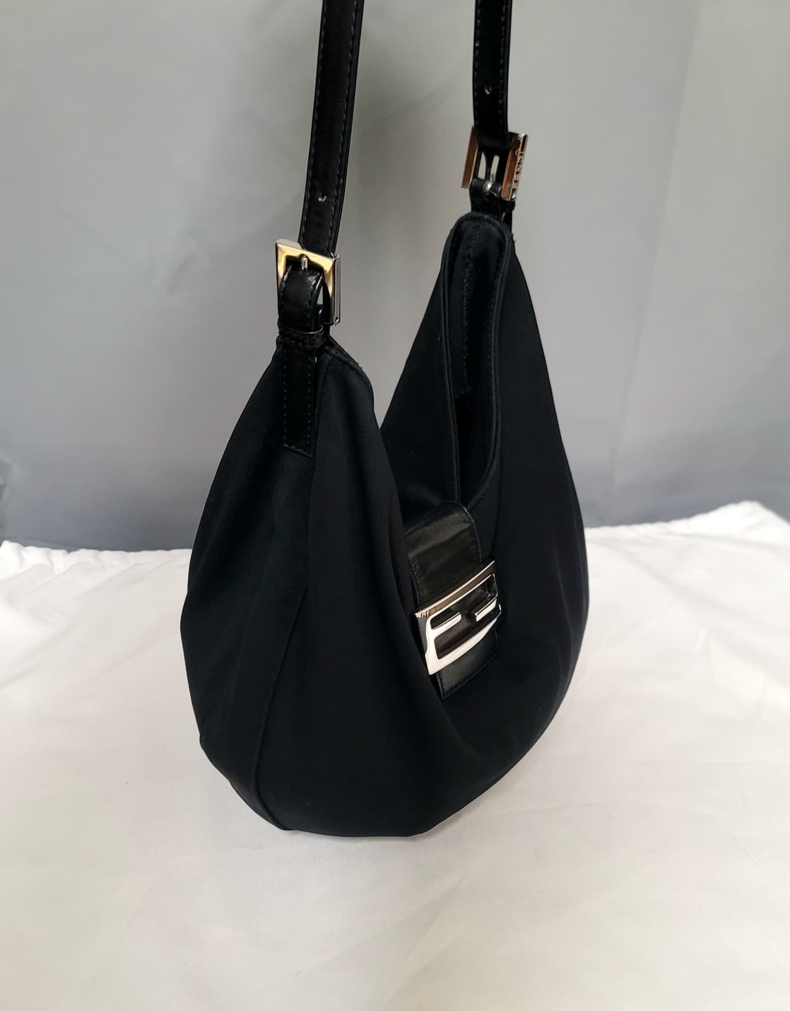 정품 펜디가방 토트백,숄더백(디올샤넬보테가루이비통구찌셀린느생로랑발렌시아가 상품이미지2