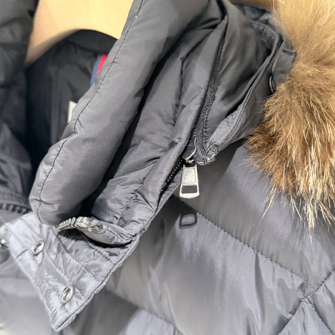 (S+급/4) / 몽클레어 클루니 퍼 패딩 블랙 상품이미지4