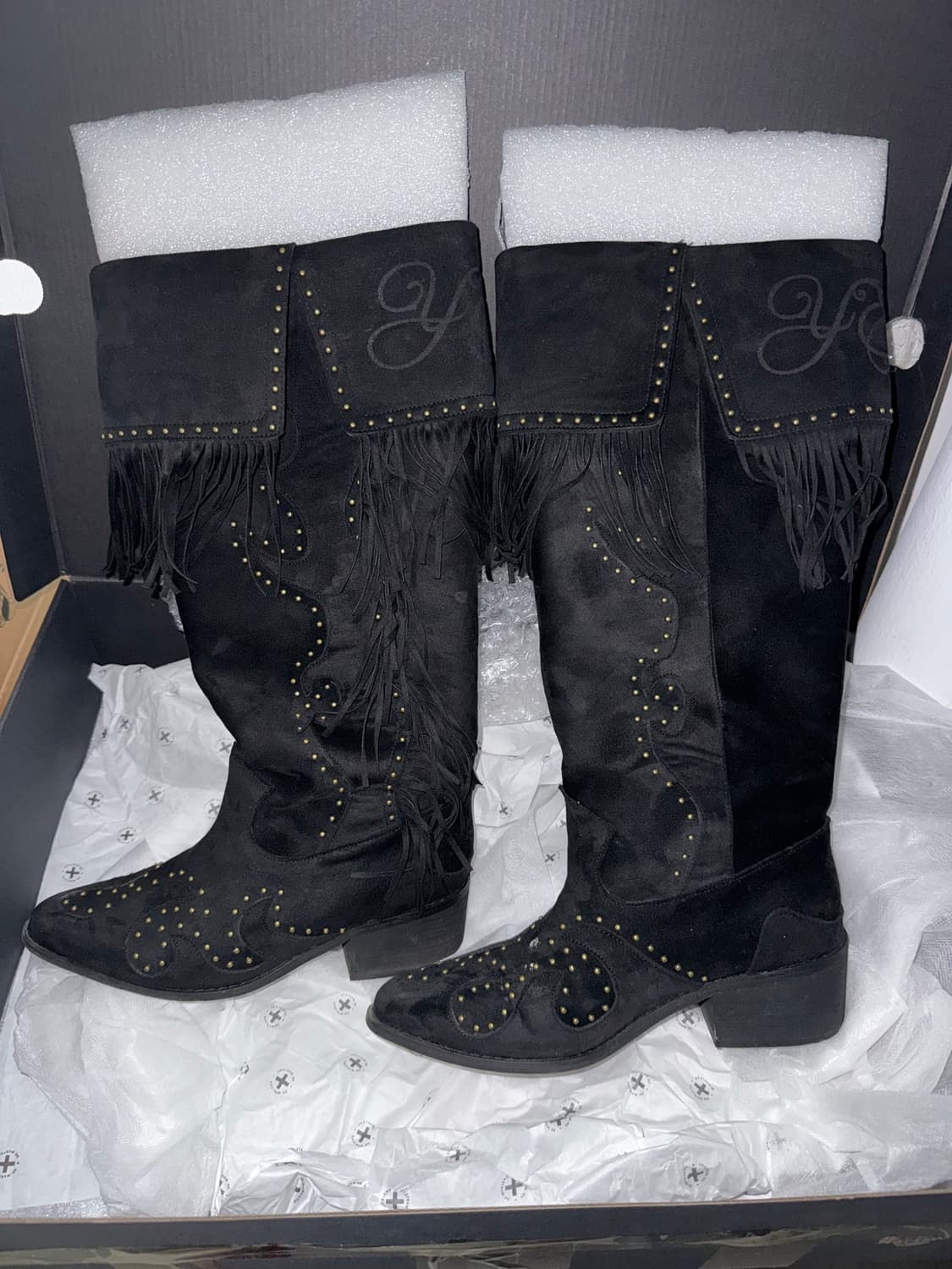 YEEL STUDDED SUEDE FRINGE BOOTS BLACK 상품이미지4