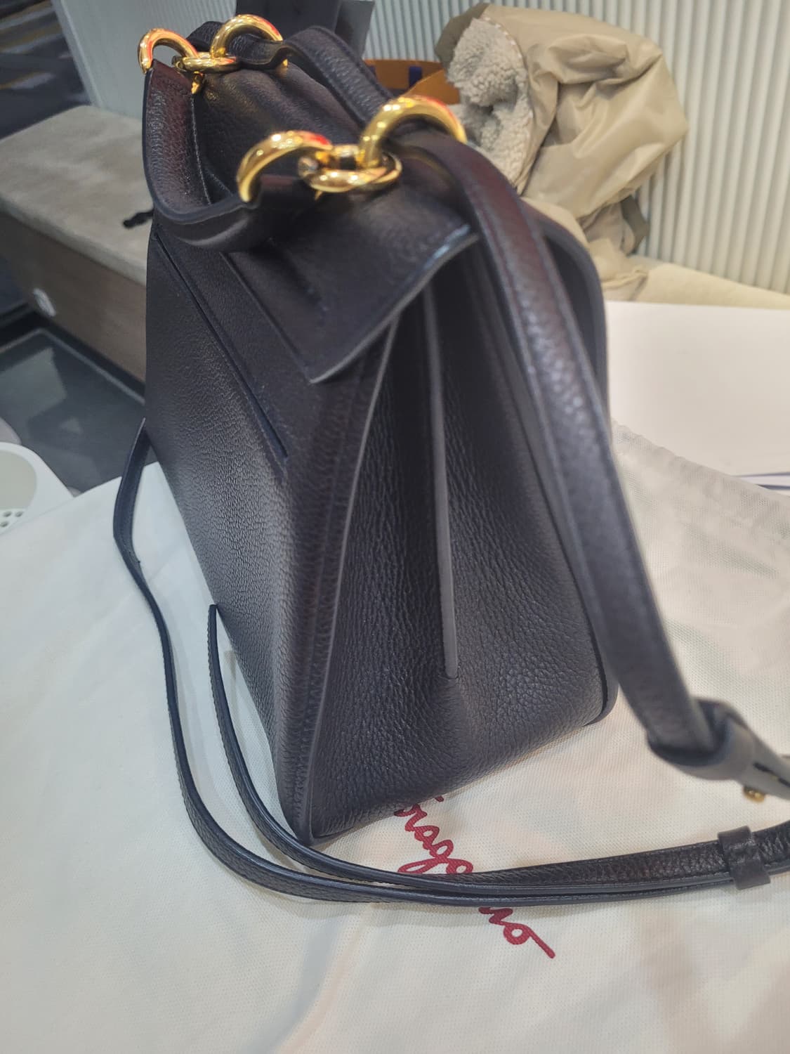 (새상품급) 페라가모 간치니 마고 탑핸들 숄더백 상품이미지6