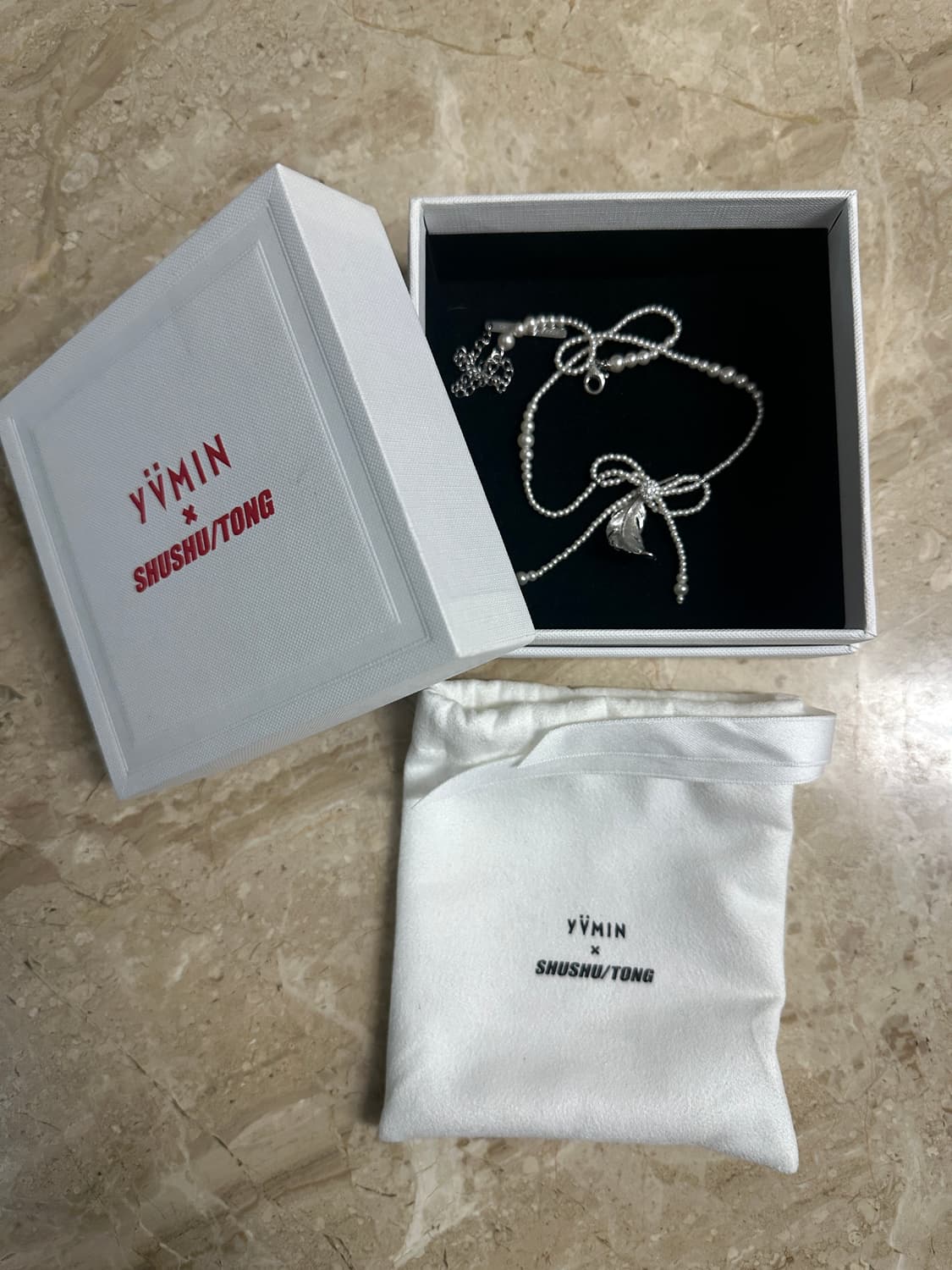 슈슈통 x 위민 태슬 페더 보우 팬던트 상품이미지2