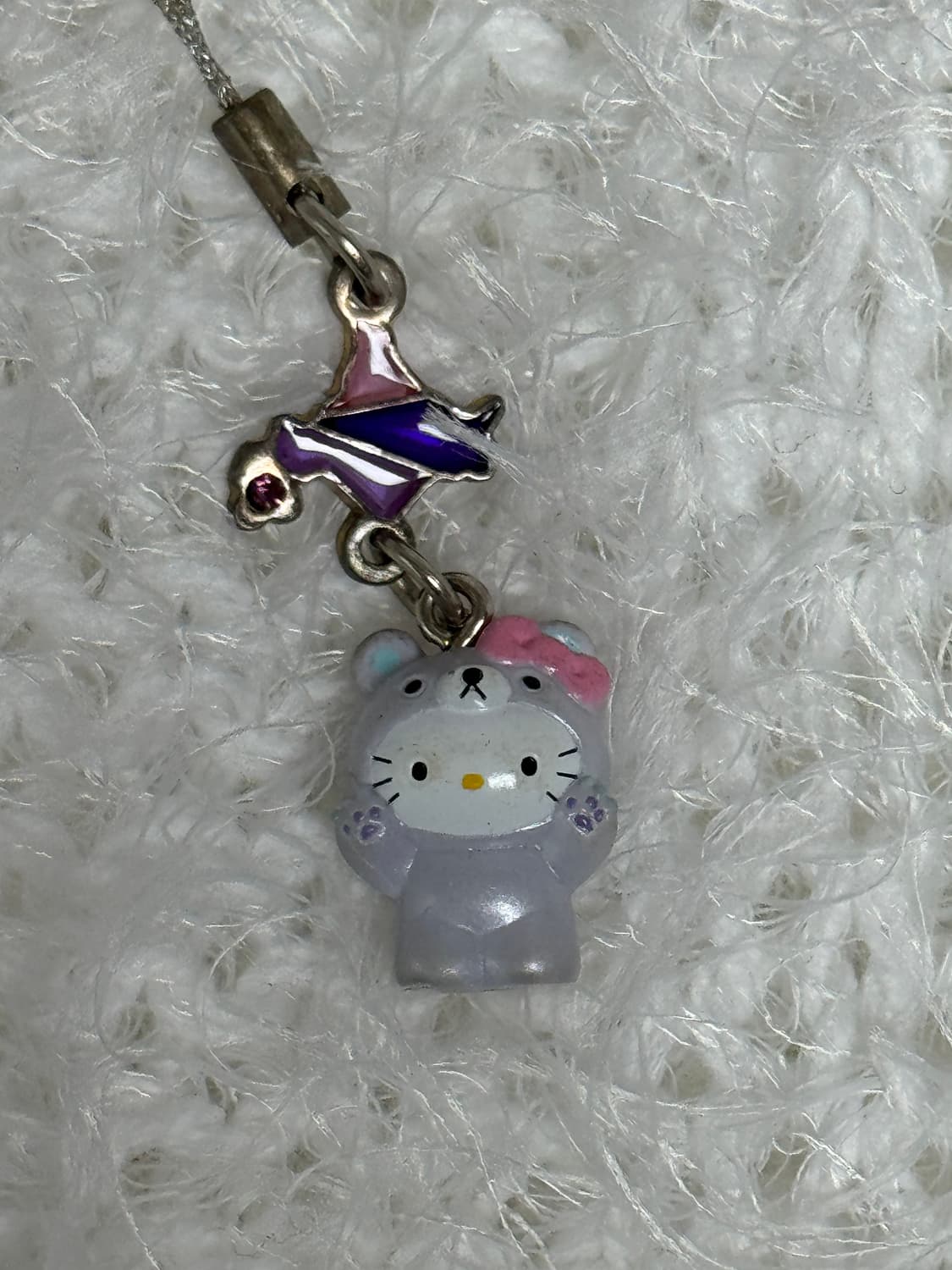 🐯💟고전 키티 훗카이도 지역한정 라벤더 키티스트랩 어흥곰 상품이미지3