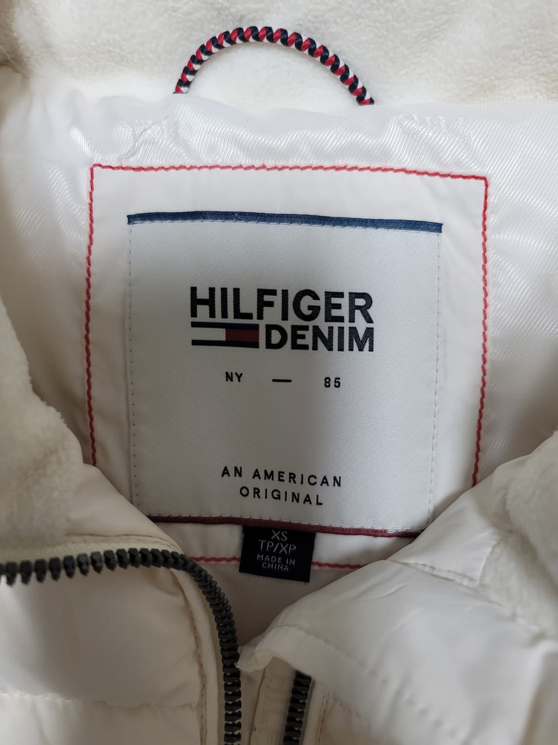 타미힐피거 구스다운 패딩조끼 여성xs사이즈 상태굿

 상품이미지4