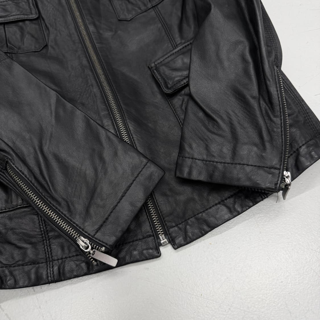 멀티포켓 딱붙 리얼레더 하이넥 바이커 가죽자켓 상품이미지5