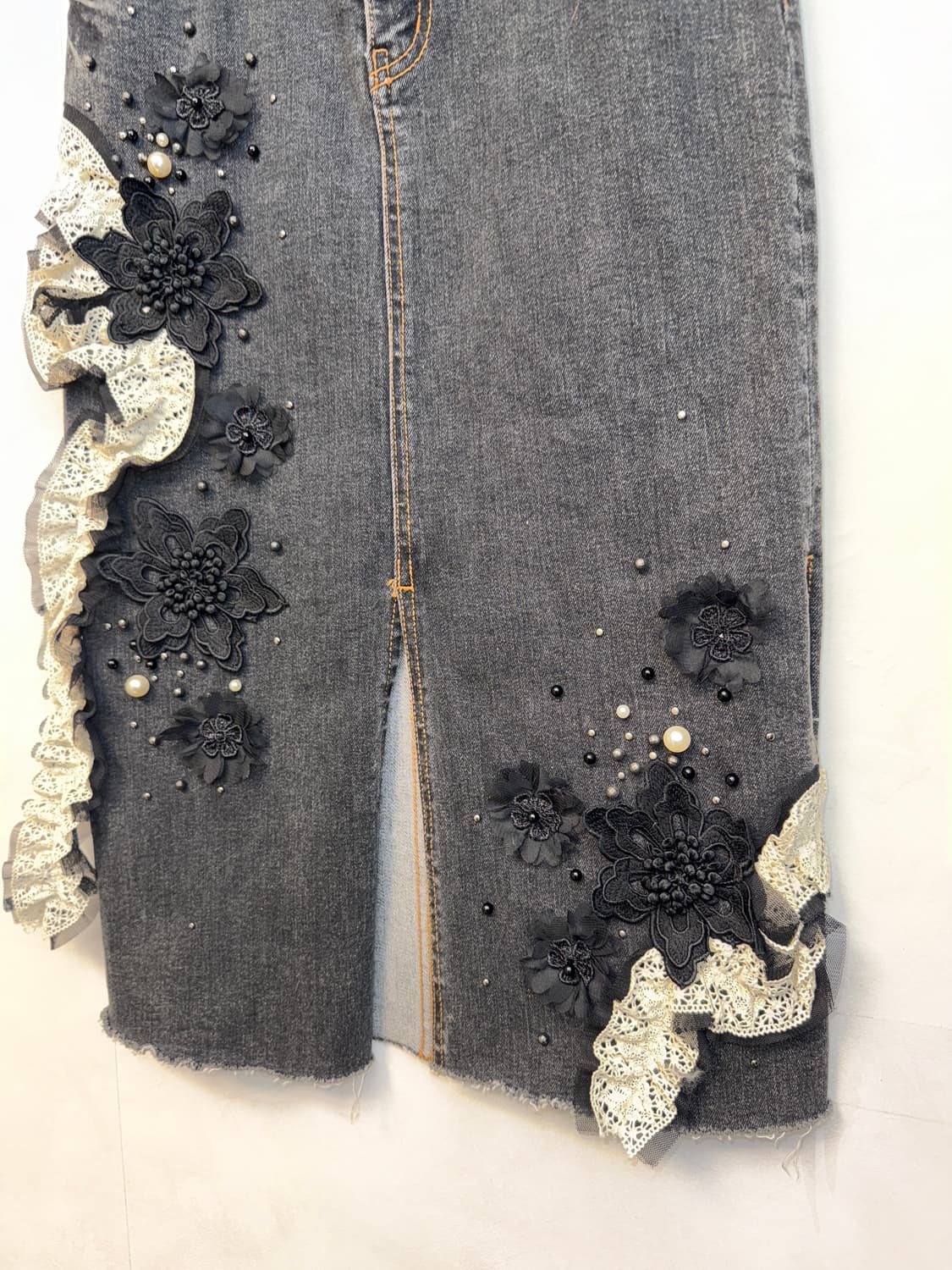 Black denim flower lace slit midi skirt 상품이미지3