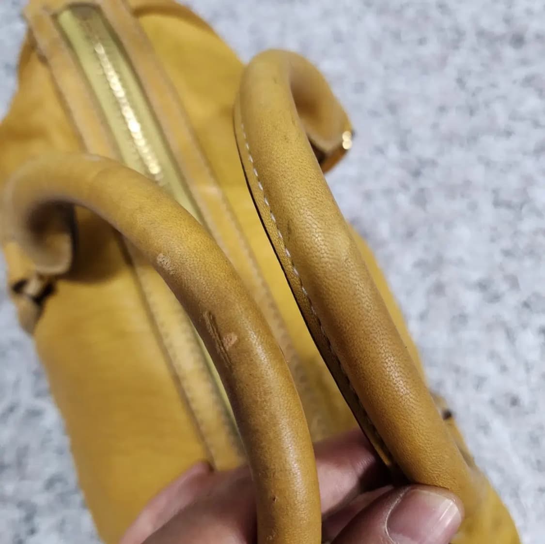 버버리 레더 토트백 상품이미지4