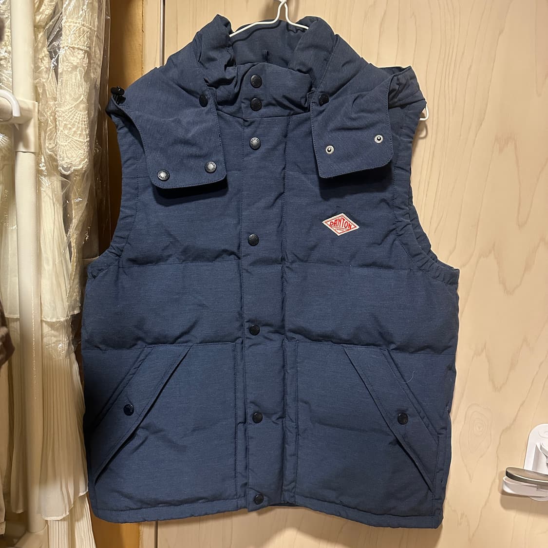 단톤 푸퍼 베스트 사이즈 42 상품이미지1