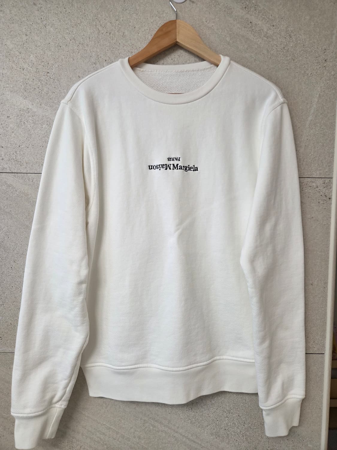 메종 마르지엘라 리버스 로고 맨투맨 화이트 48 상태 최상 상품이미지3