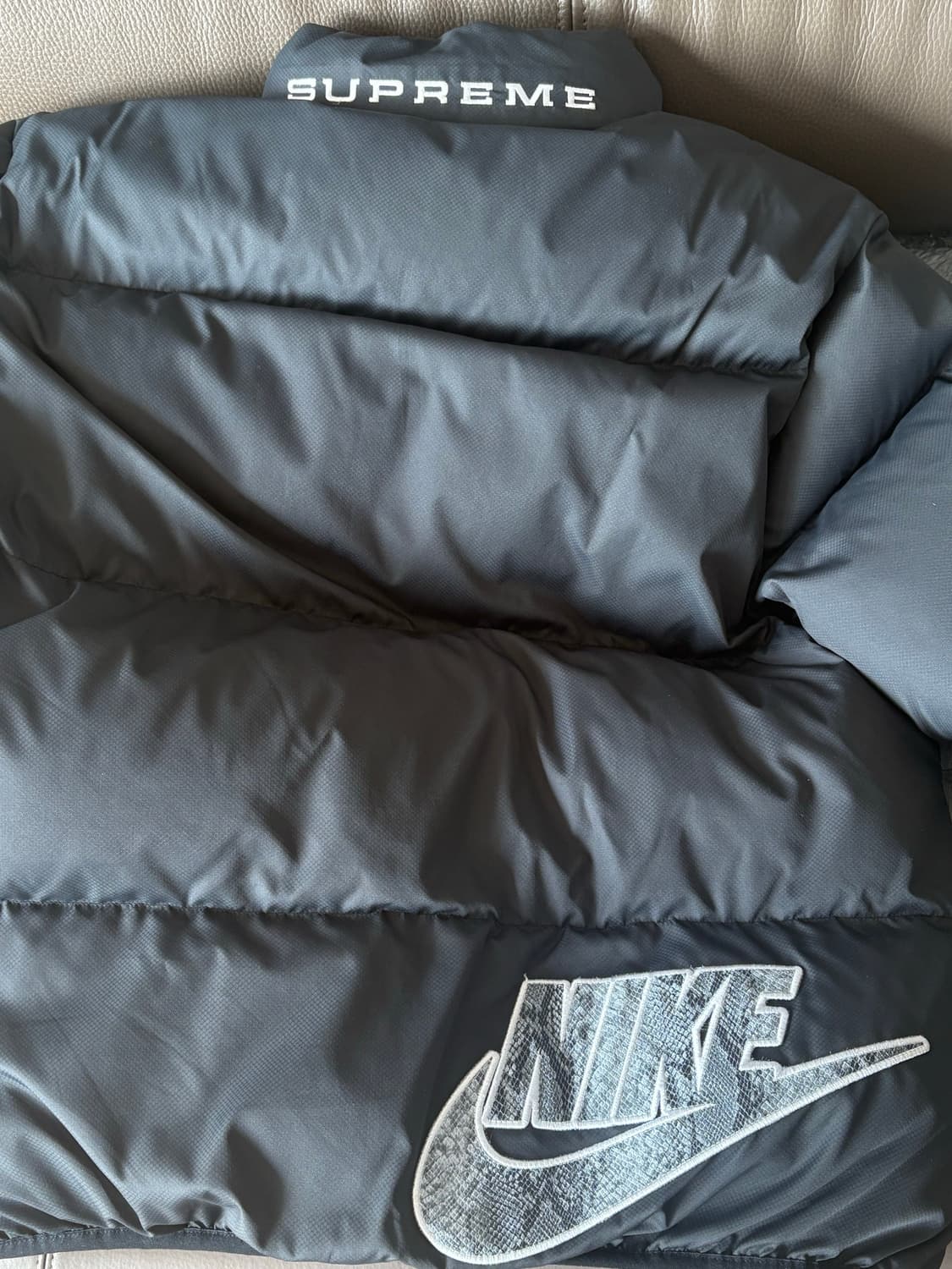 슈프림 나이키 리버시블패딩 상품이미지2