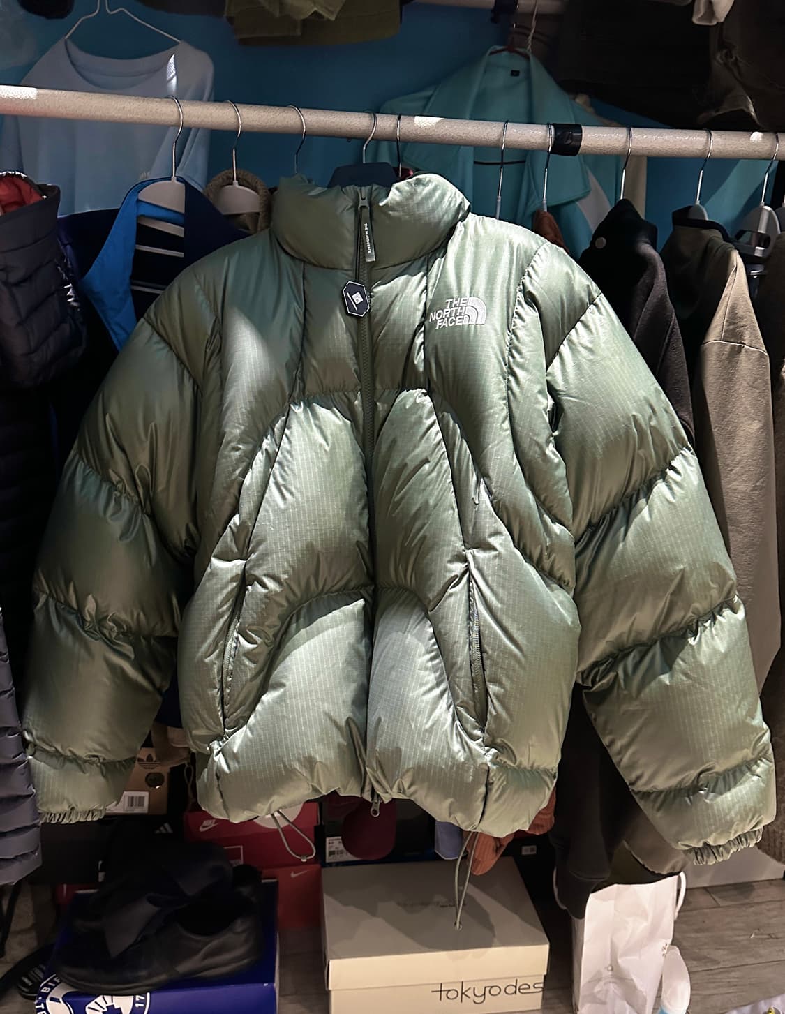 노스페이스 화이트 라벨 웨이브 RDS 다운 자켓 카키 상품이미지2
