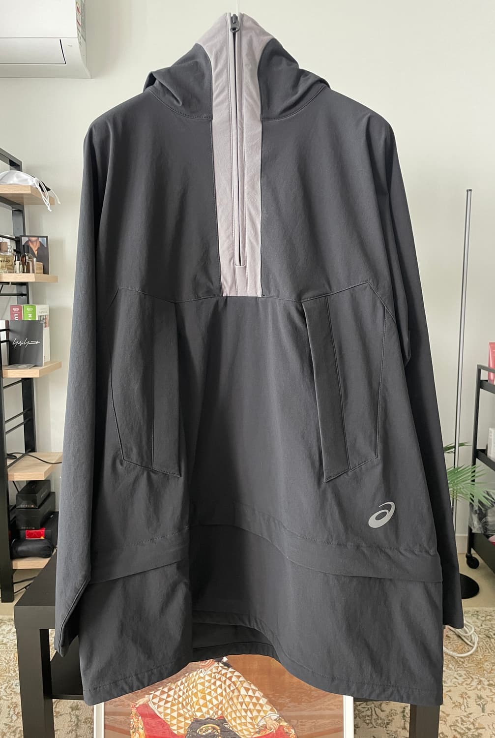 키코 코스타디노브x아식스 판초 상품이미지2