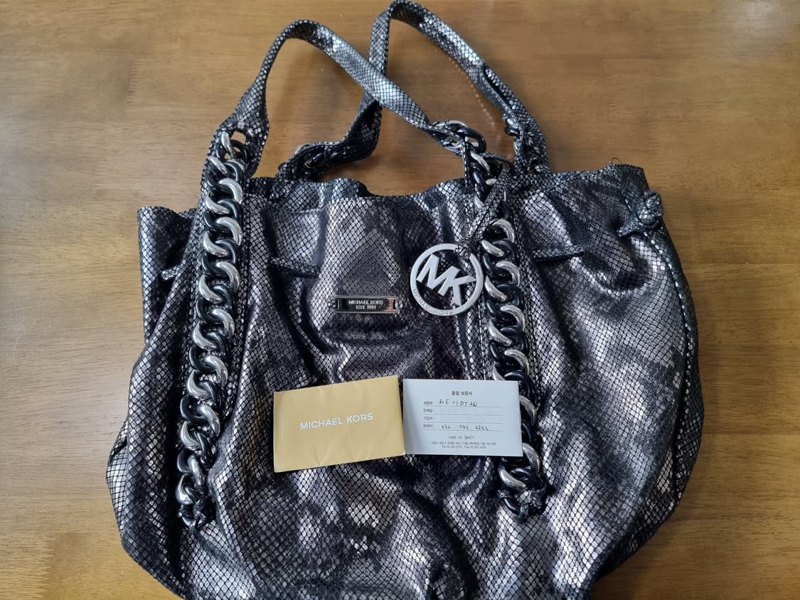 마이클 코어스 뱀피 가방 상품이미지1