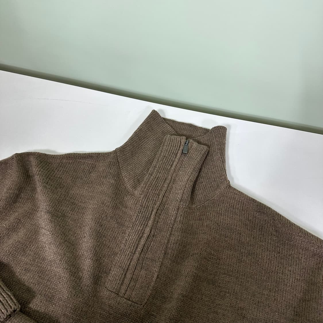 L 커스텀어클락 브라운 반집업니트 상품이미지4