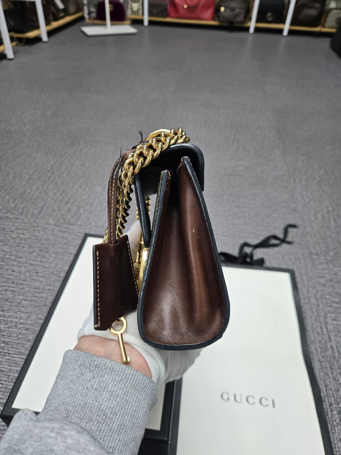 [특가][정품] 구찌 패들락 크로스백 상품이미지5