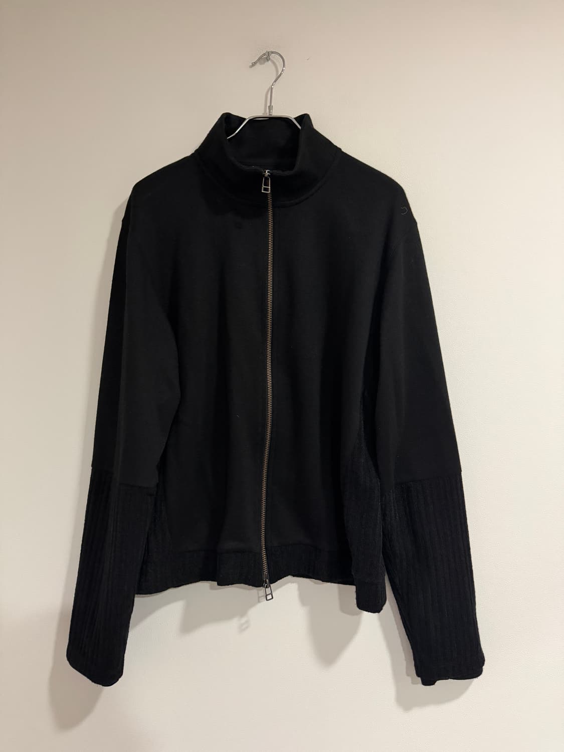 해칭룸 더블 슬리브 트랙 가디건 블랙 상품이미지2