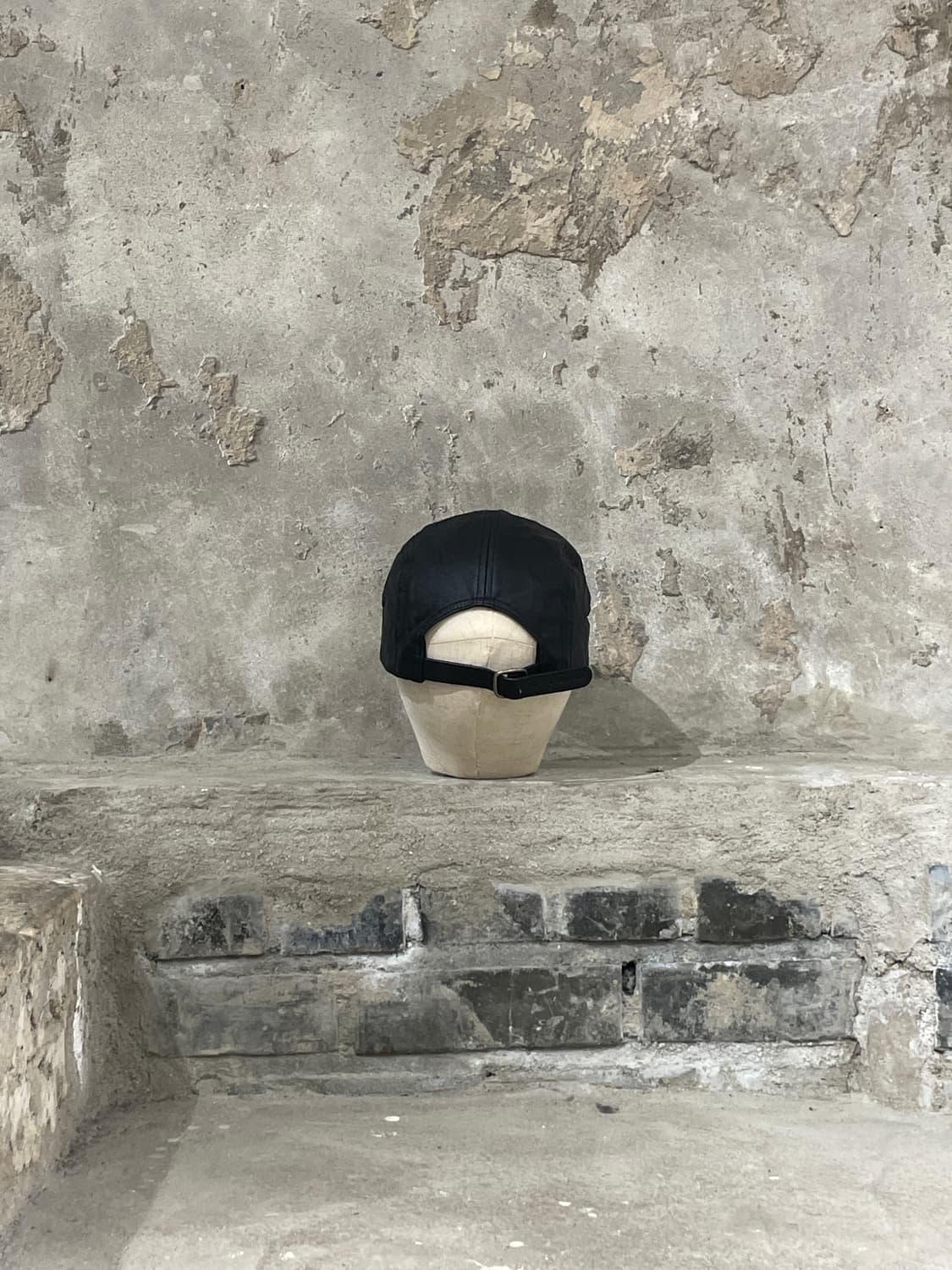 슈프림 21S/S 블랙 레더 캠프캡 상품이미지7