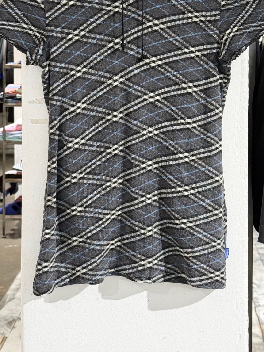 버버리 블루라벨 그레이 체크 후드 하프 티셔츠 상품이미지5