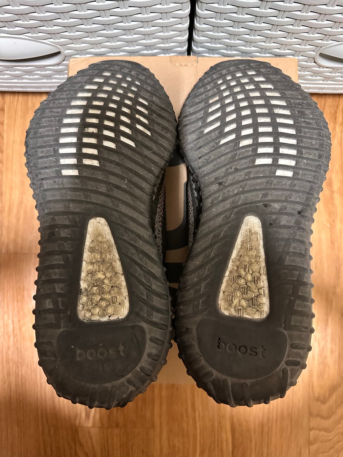 아디다스 이지 부스트 350 V2 카본벨루가 280 상품이미지6