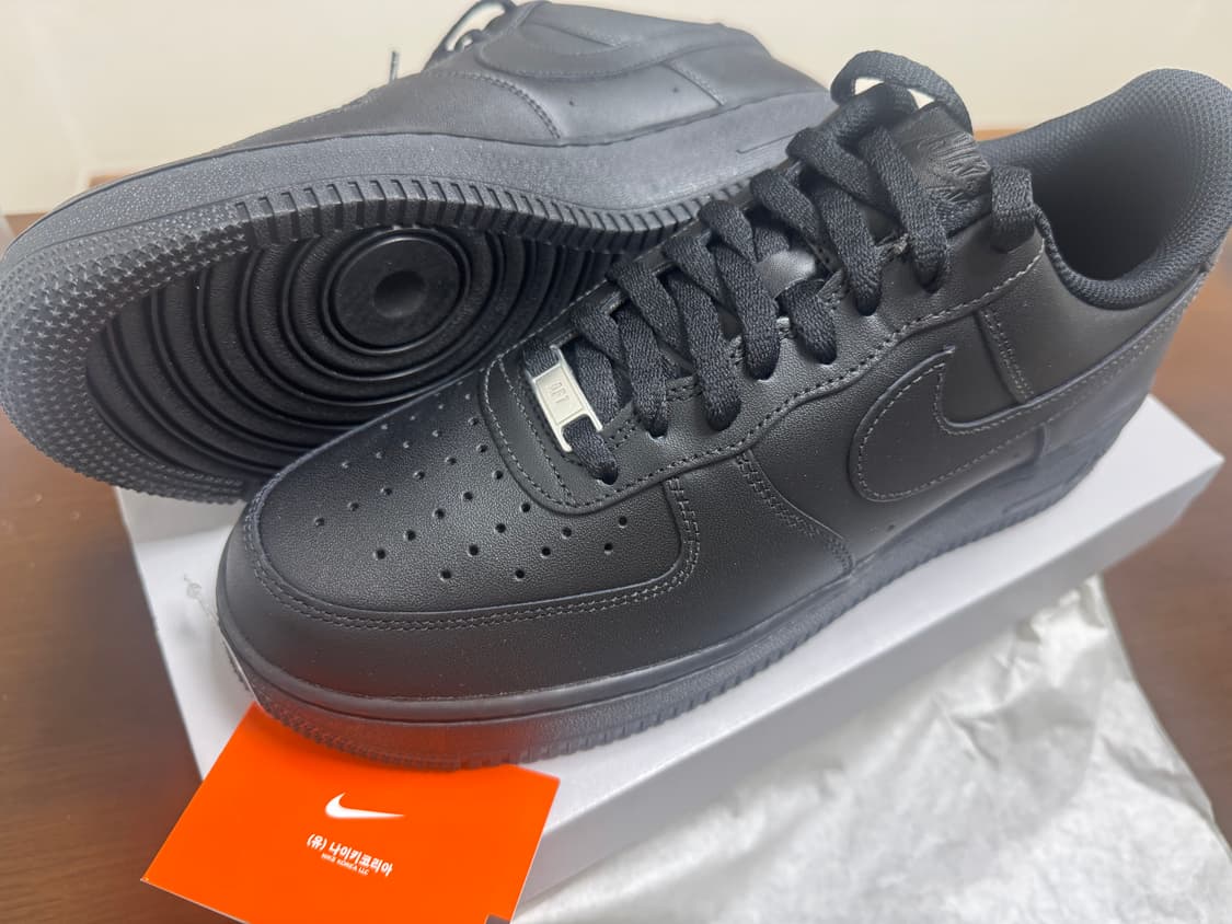 나이키 에어포스 1 '07 올블랙 280 새상품 상품이미지3