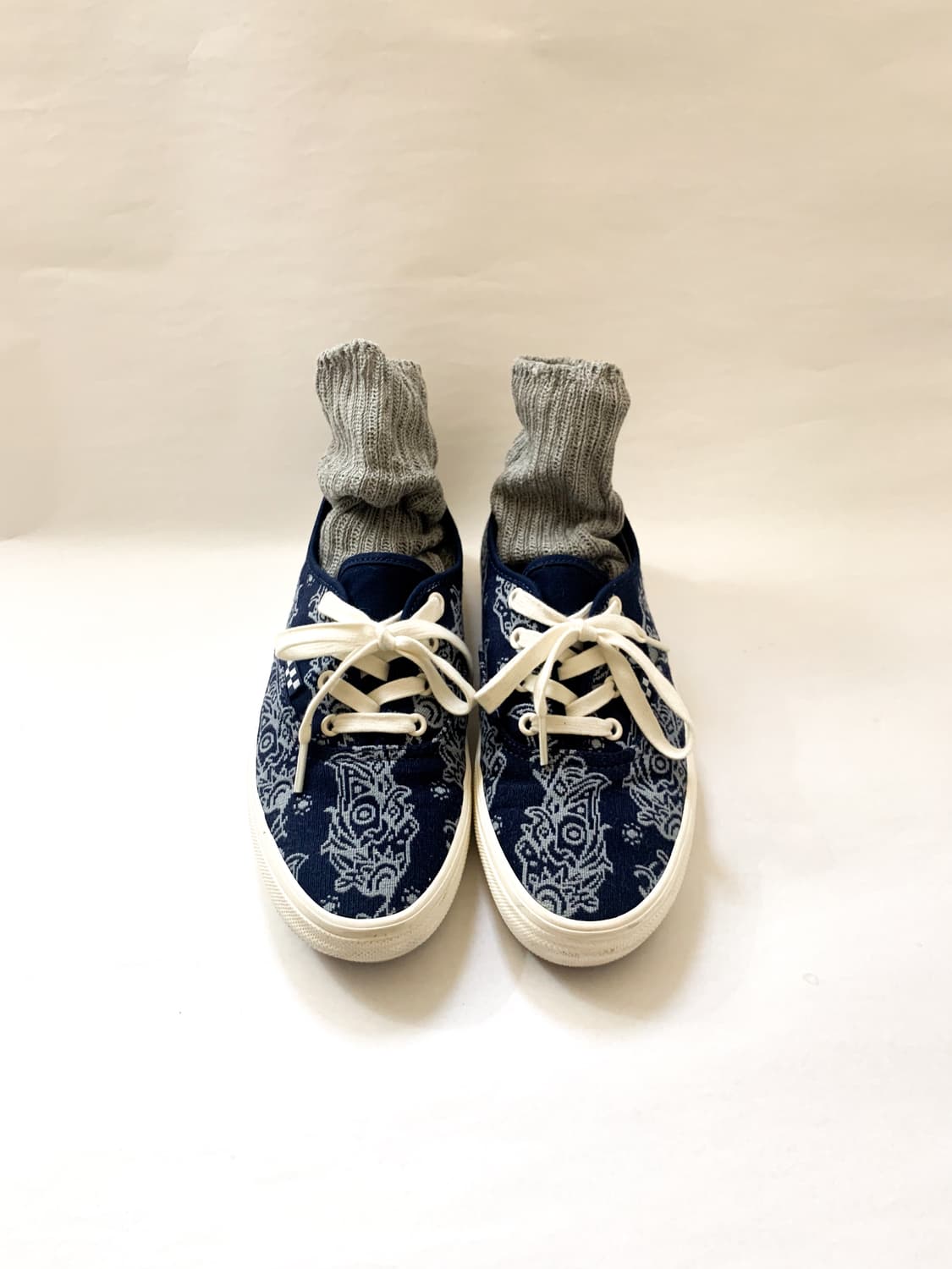 [240mm] 반스 페이즐리 패턴 스니커즈 상품이미지1