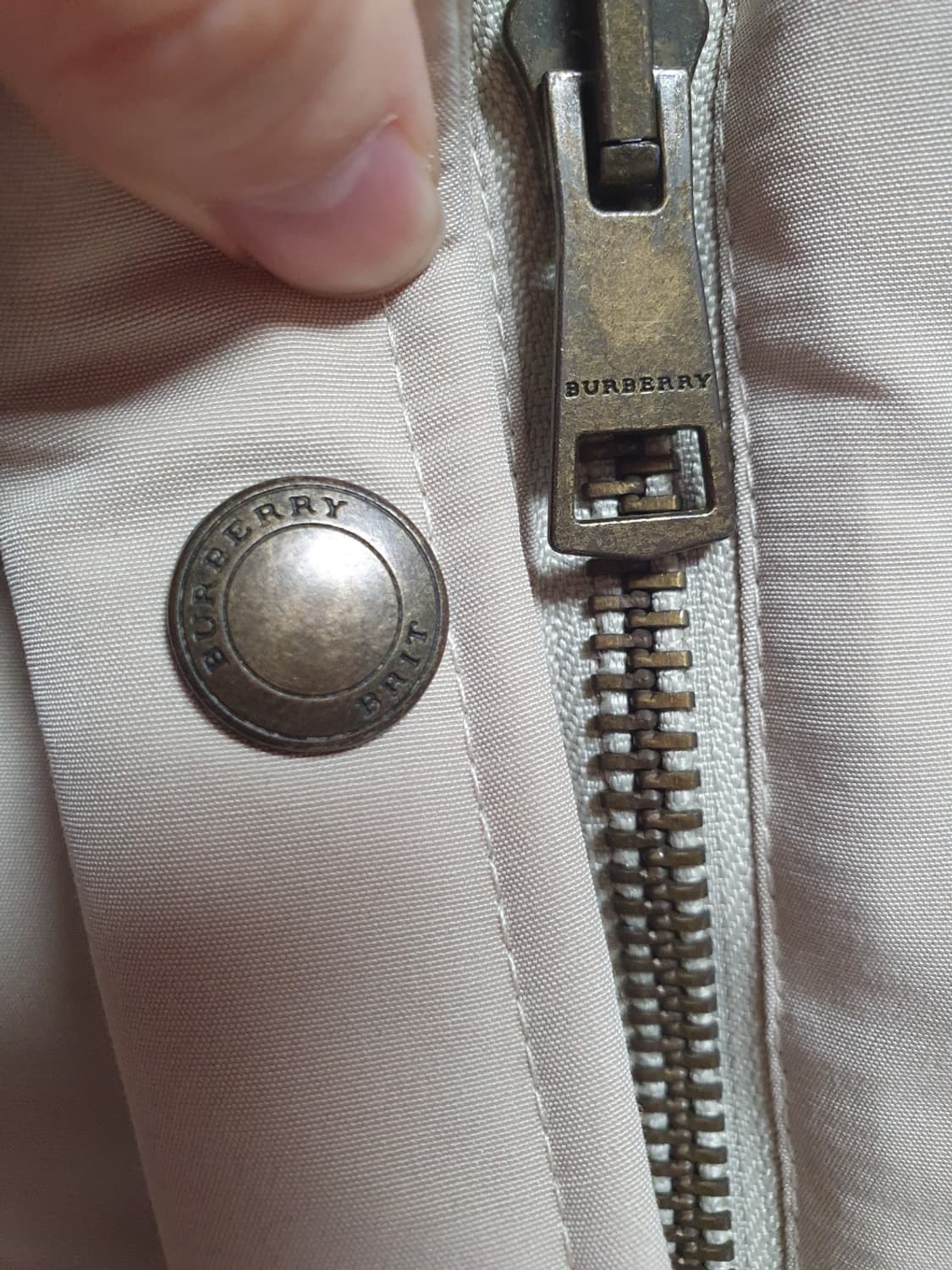 버버리 여성 롱패딩 라쿤퍼 베이지 다운파카 S 상품이미지6