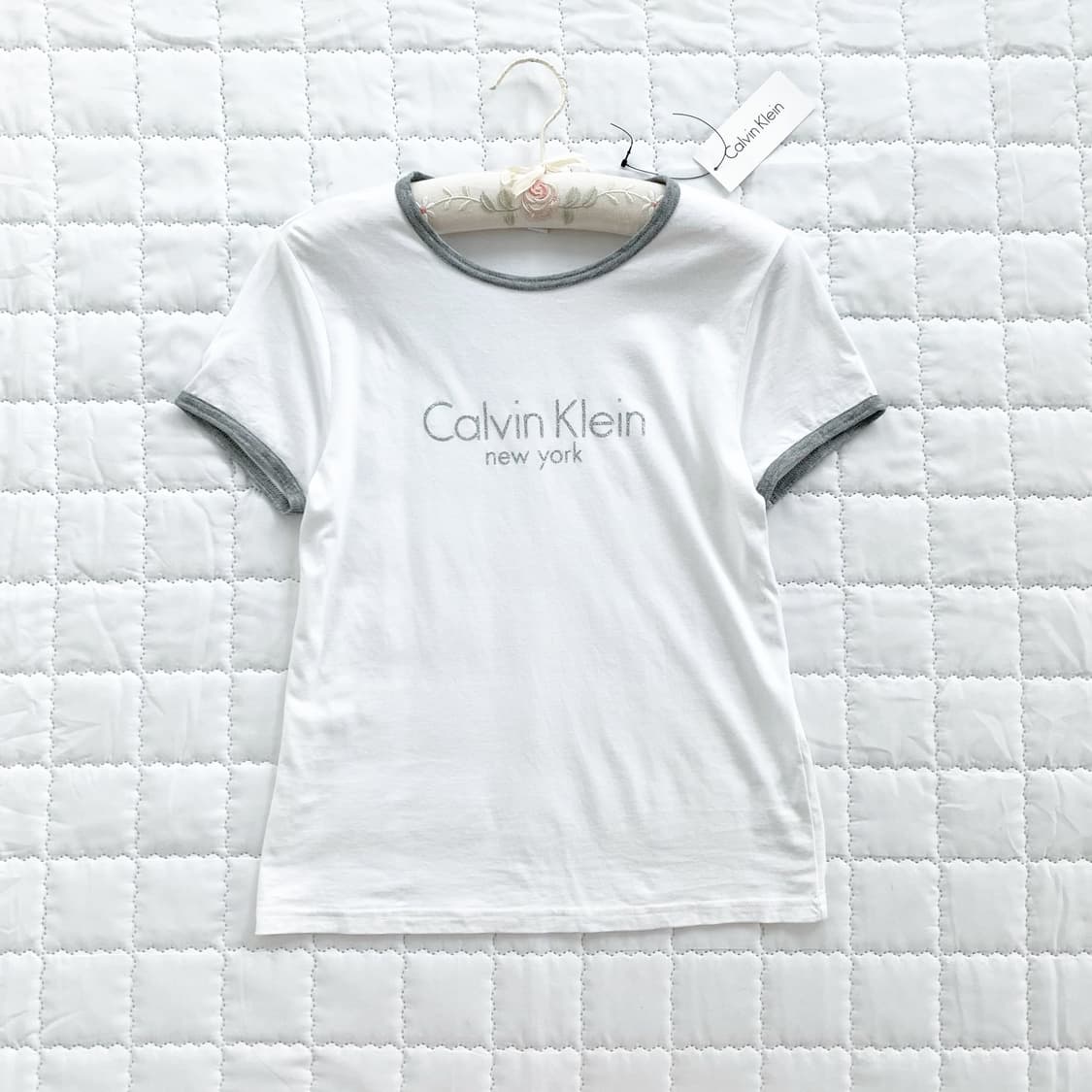 Calvin klein ♥ 캘빈클라인 글리터 로고 링거탑 상품이미지1