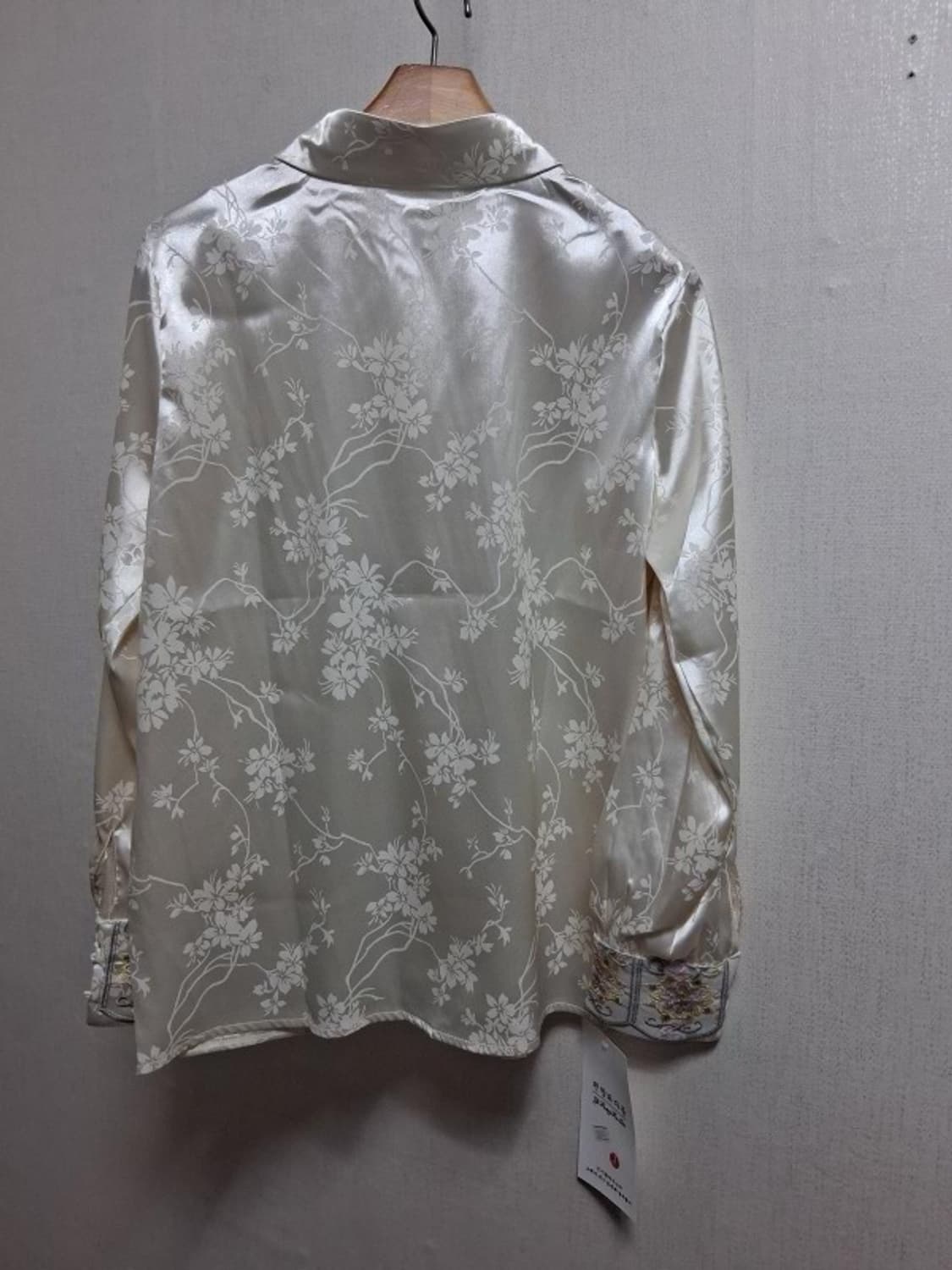 아이보리 무지 꽃무늬 실크블라우스 새옷 여성 55 아이보리플라워 블라우스 상품이미지2
