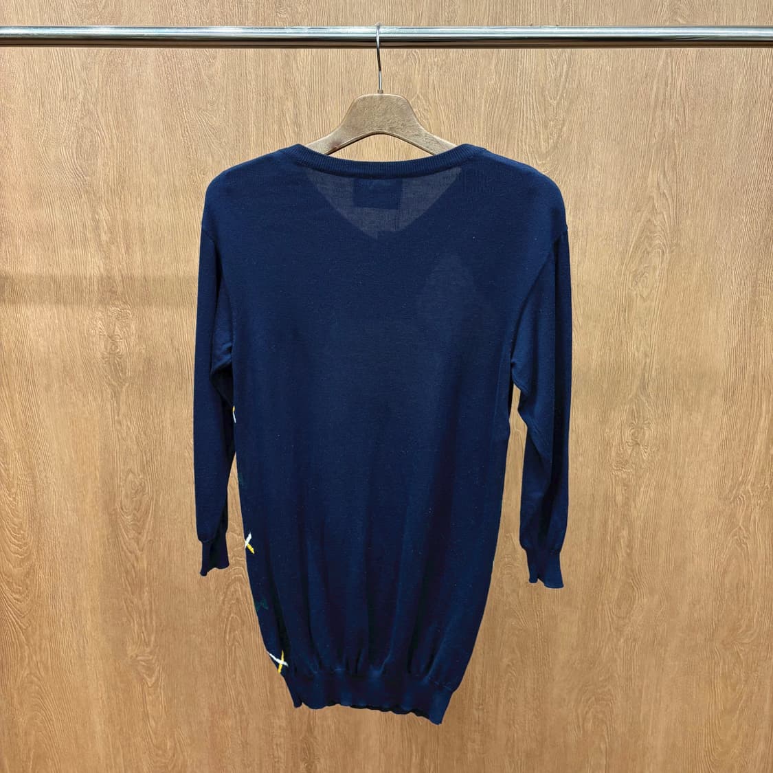 부티크 모스키노 브이넥 긴팔 롱 니트 아가일 체크 패턴 디테일 네이비 상품이미지3