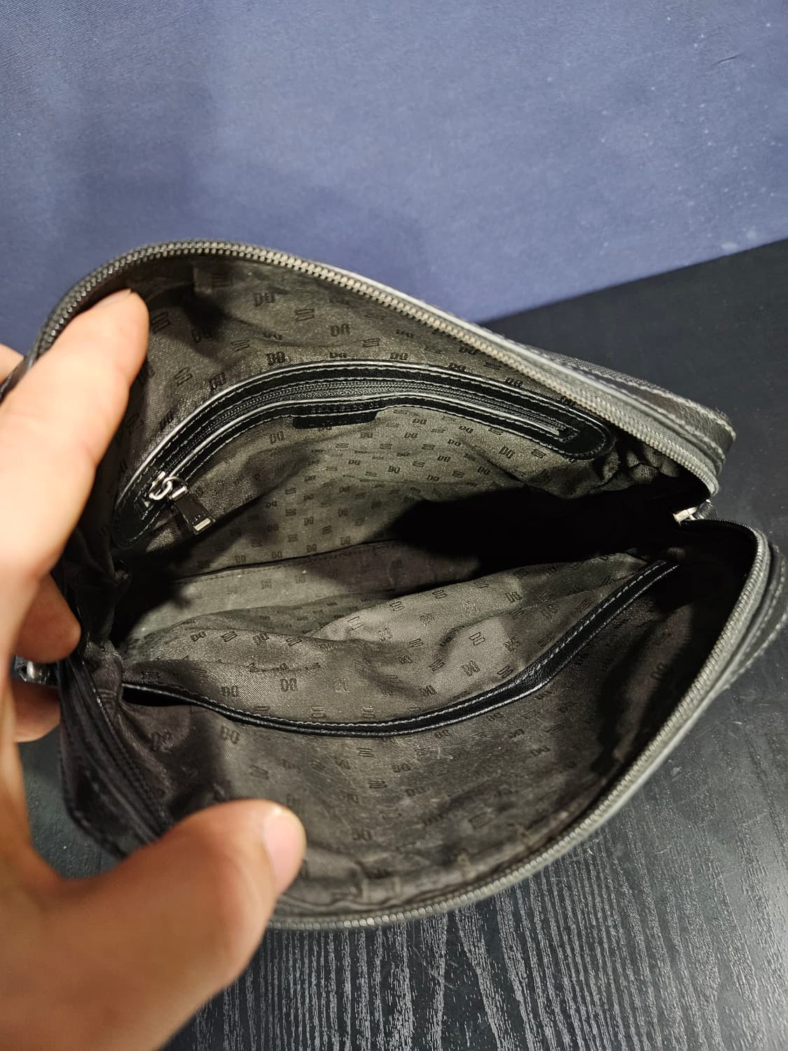 닥스 블랙 남성 크로스백  상품이미지7