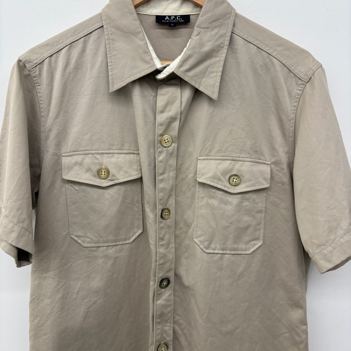 A.P.C. 베이지 반팔 셔츠 남성S 상품이미지2