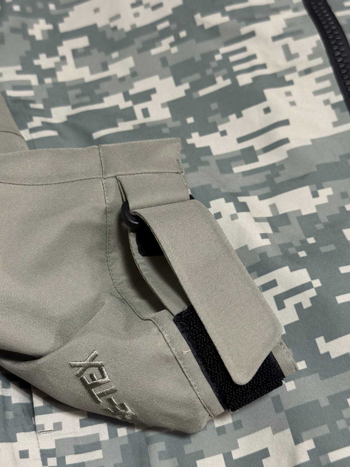 [XL] 스투시 고어텍스 가이드 쉘 자켓 디지 카모 카키 상품이미지5