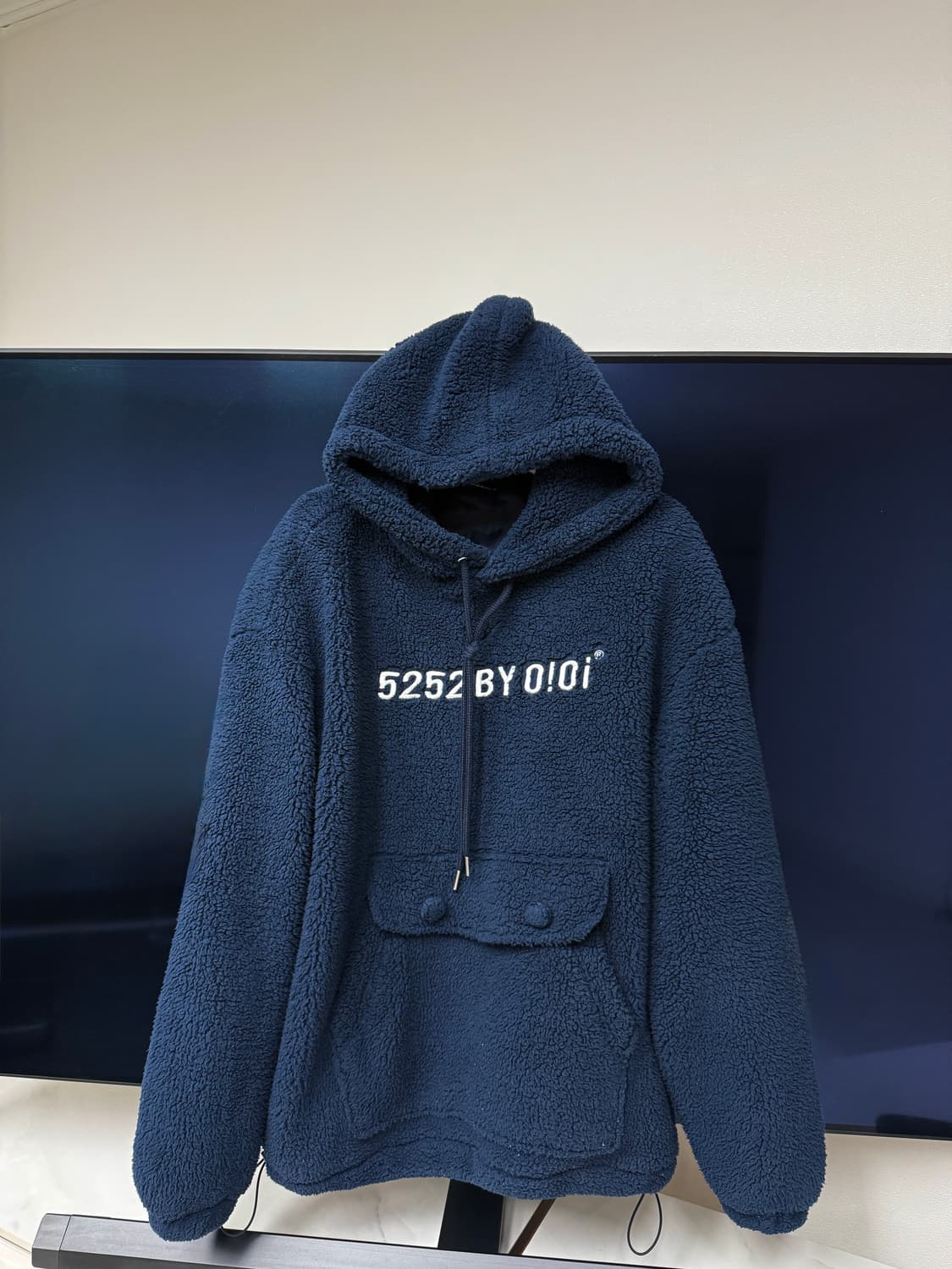 OIOI 뽀글이 후드티 네이비 상품이미지1