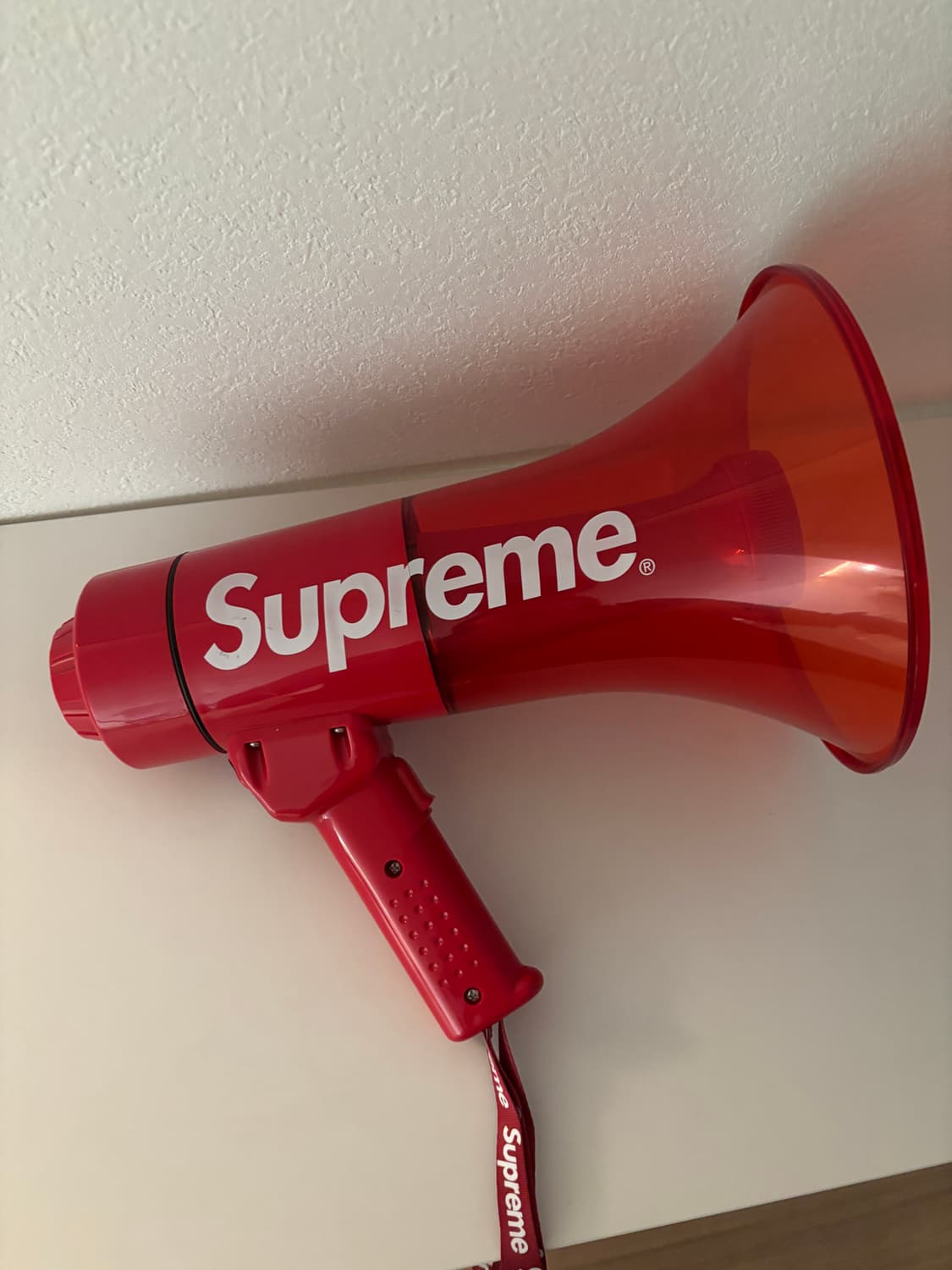 21fw 슈프림 파일 워터프루프 메가폰 확성기 레드 상품이미지2