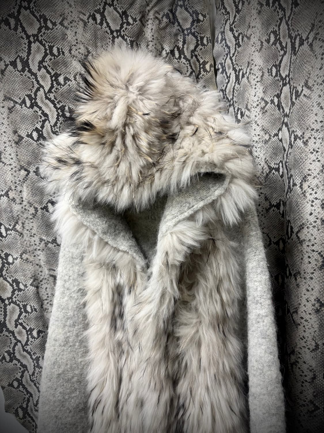 [V-Kei] Raccoon Fur White Wool Hoodie Ja 상품이미지7