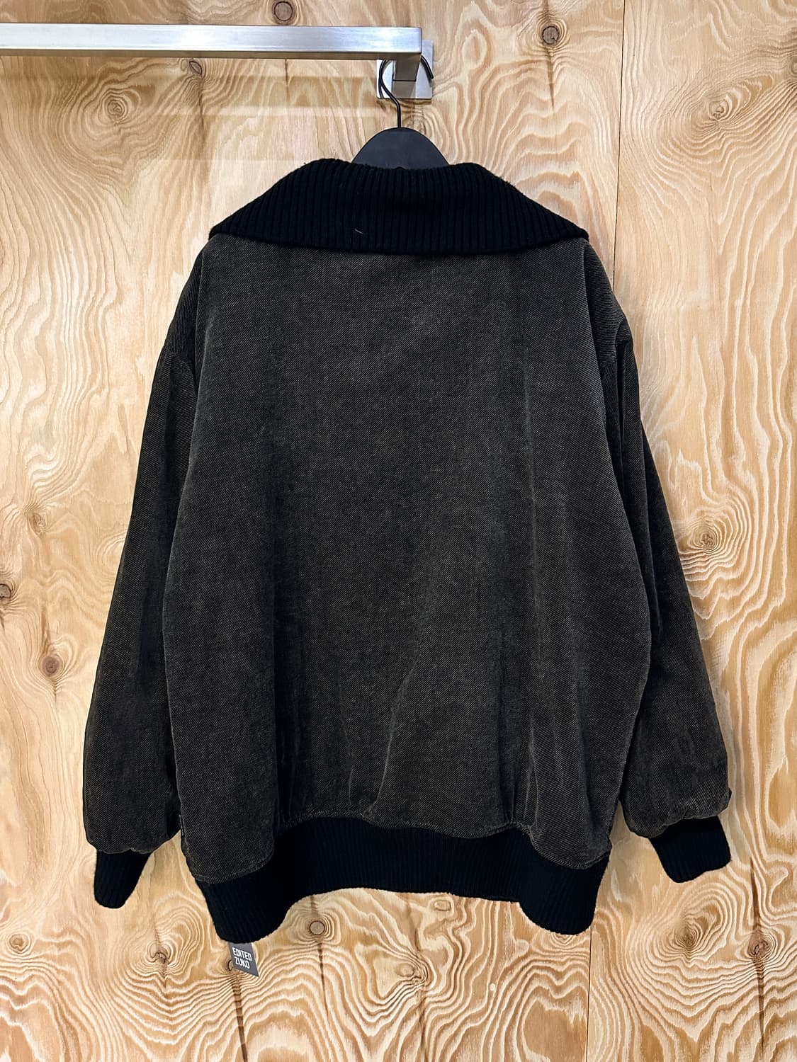 울리치 퀼티드 라인 오버사이즈 봄버 자켓 상품이미지4