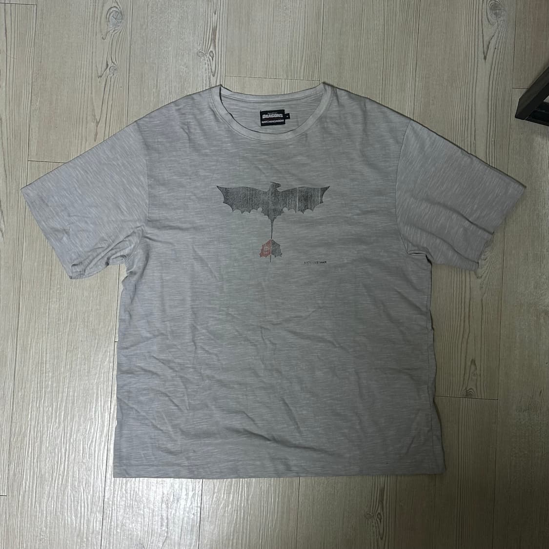 해칭룸 드래곤 길들이기 티셔츠 4사이즈 판매합니다!! 상품이미지1