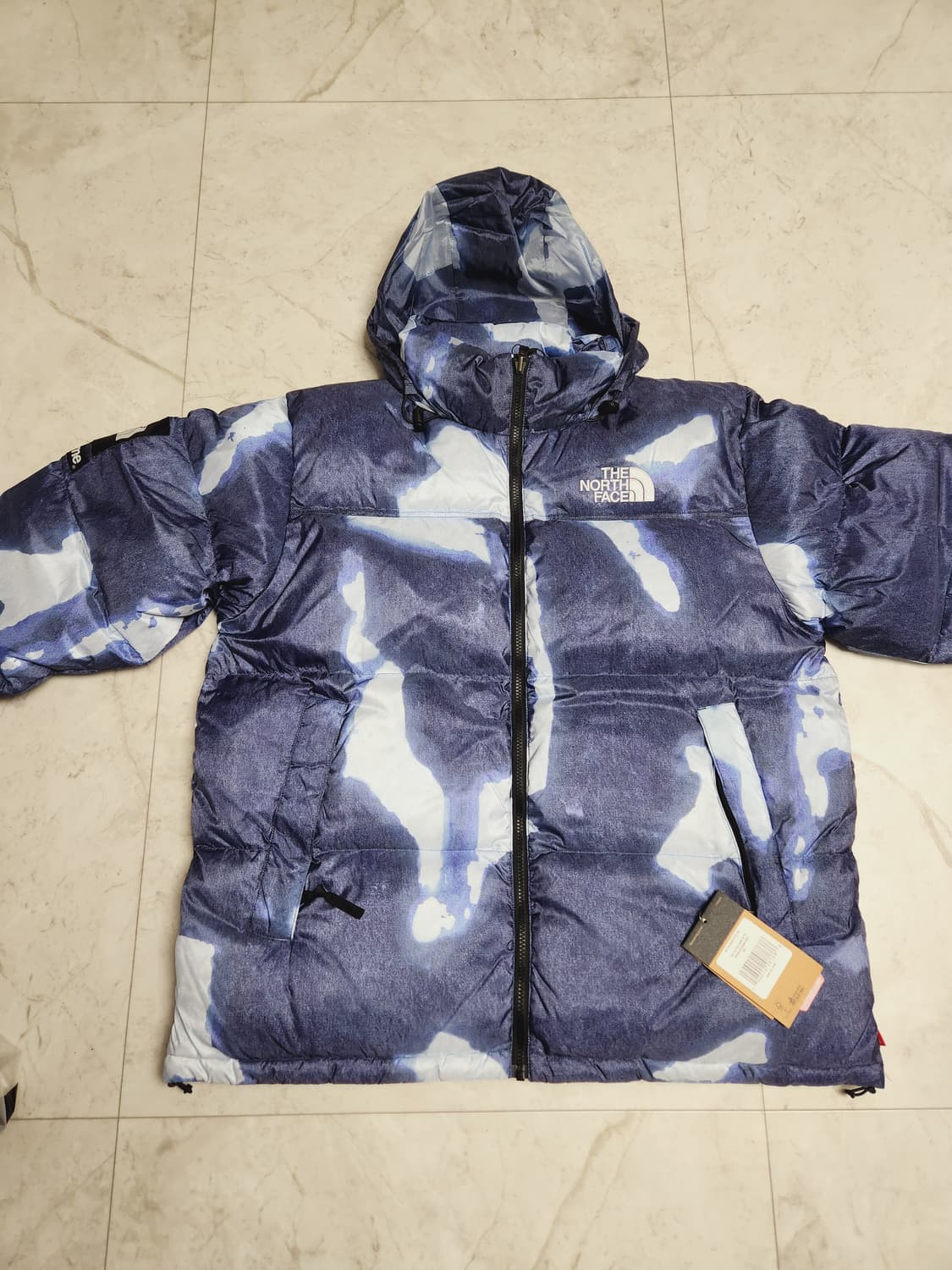 XL 슈프림 x 노스페이스 블리치드 눕시 상품이미지1