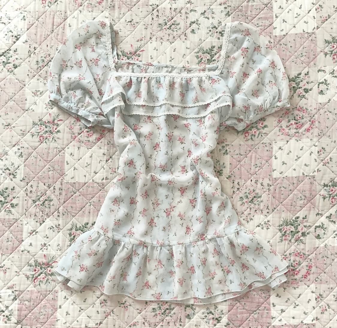 해외빈티지 쉬폰 플라워 프릴 스퀘어넥 블라우스 리즈리사 트랄라라 히메갸루 상품이미지1