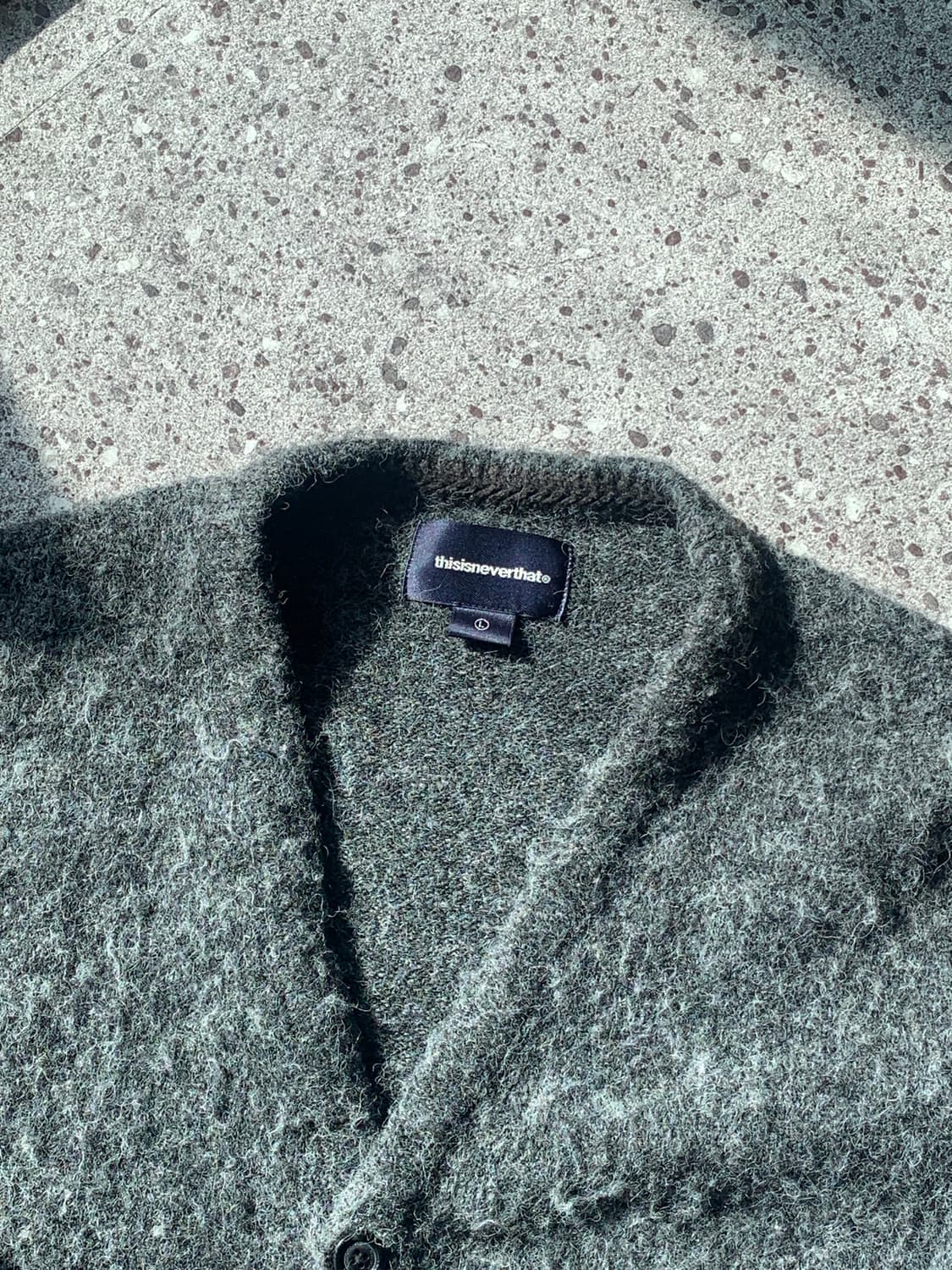 [L]디스이즈네버댓 Hairy Knit Cardigan Charcoal 상품이미지3