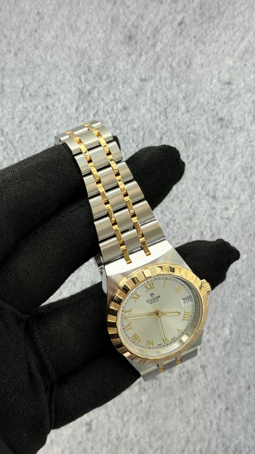 튜더 로얄 34mm 콤비 28403 미사용 시계 판매합니다. 상품이미지2