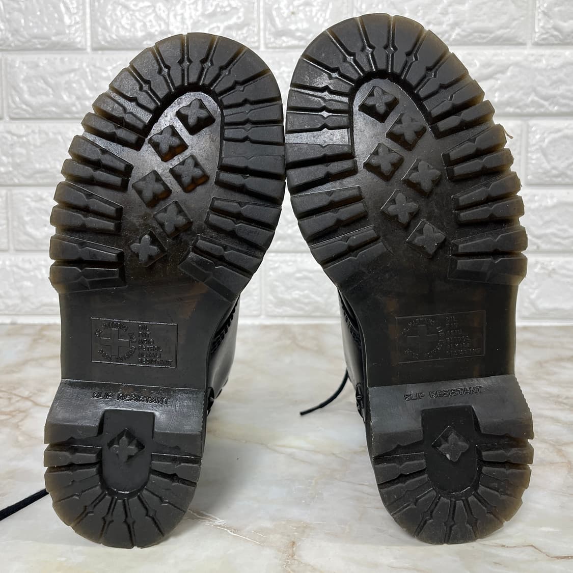 닥터마틴 1490 스터드 토널 스틸토 230 상품이미지5