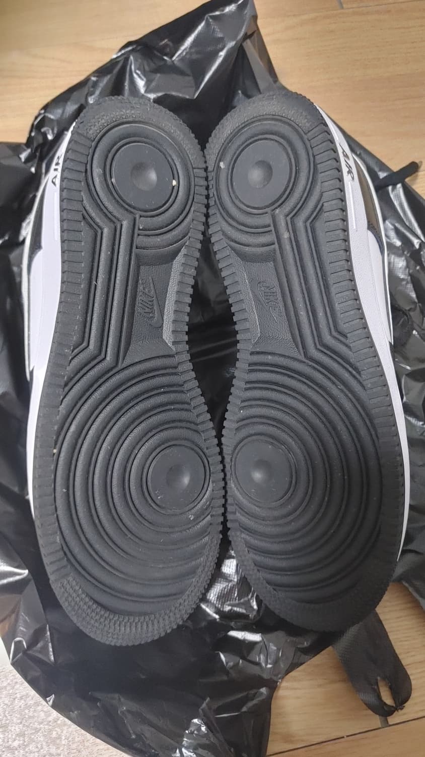 나이키 에어포스1 블랙/화이트 260 상품이미지3