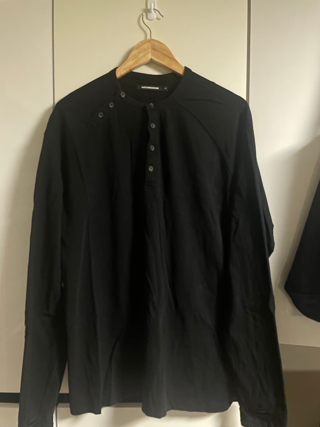 해칭룸 헨리넥 롱슬리브 상품이미지1